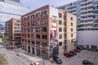 Plus de détails pour 303 W Erie St, Chicago, IL - Bureau/Local commercial à louer