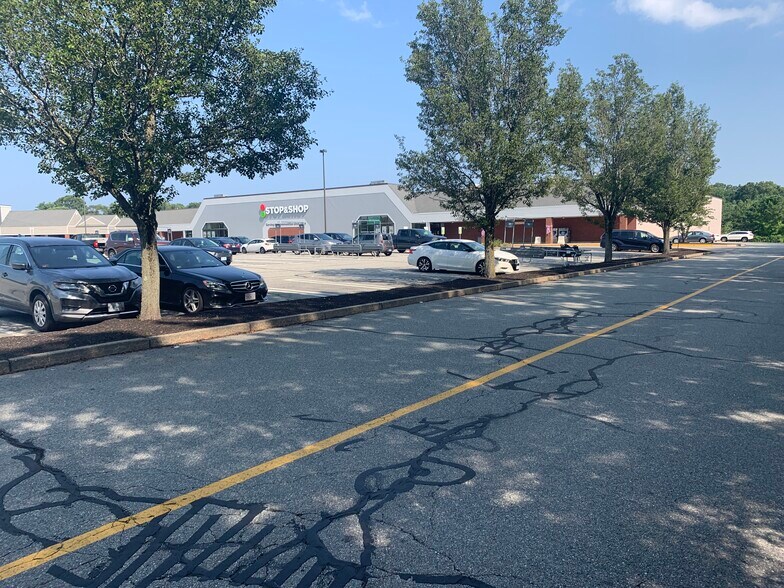 20-90 Frenchtown Rd, North Kingstown, RI à louer - Photo de l’immeuble – Image 2 sur 5