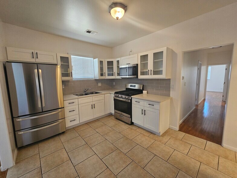 1818 S La Brea Ave, Los Angeles, CA à vendre - Photo de l’immeuble – Image 2 sur 36