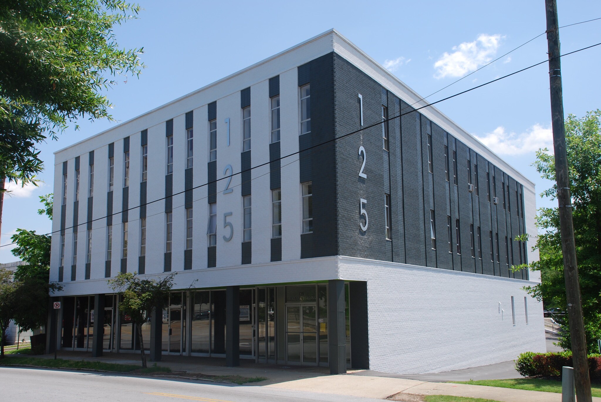 125 E Trinity Pl, Decatur, GA à louer Photo principale– Image 1 sur 26