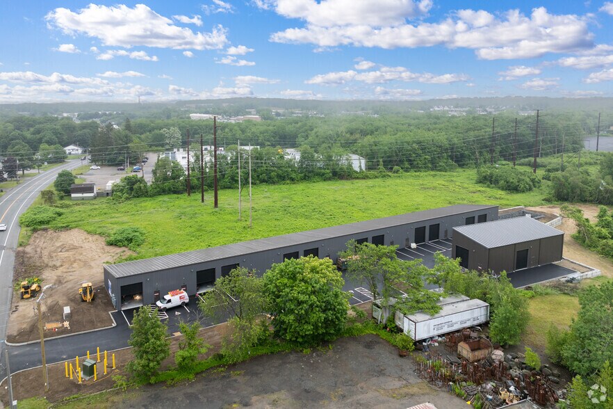 2360 Plainfield Pike, Cranston, RI à vendre - Photo de l’immeuble – Image 2 sur 4