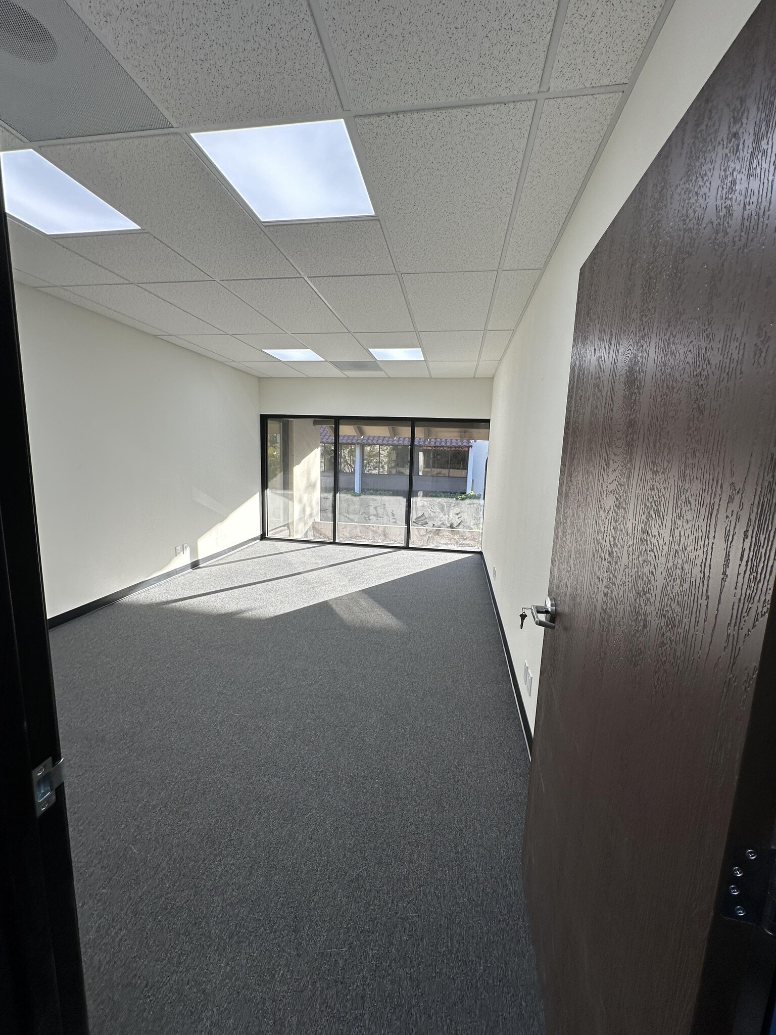 5700 Corsa Ave, Westlake Village, CA à louer Photo intérieure– Image 1 sur 4