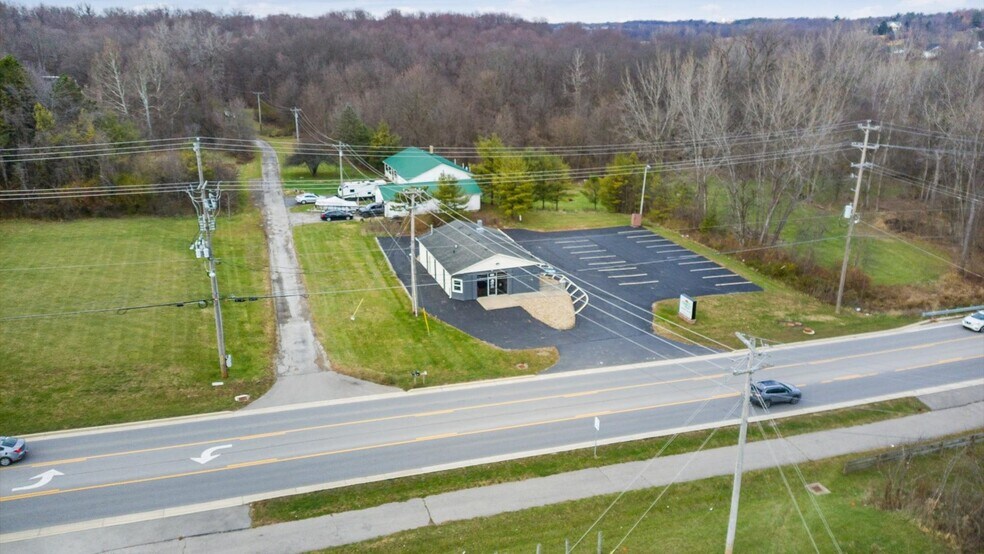 580 W Coshocton St, Johnstown, OH à vendre - Photo de l’immeuble – Image 2 sur 5