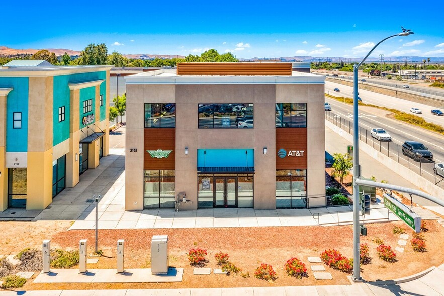 2108 Railroad Ave, Pittsburg, CA à vendre - Photo de l’immeuble – Image 1 sur 1