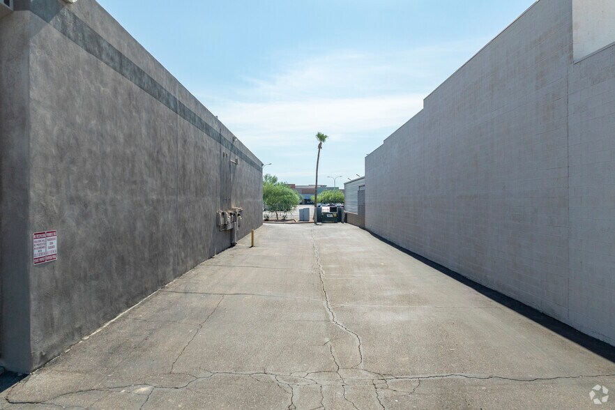 1826 W Broadway Rd, Mesa, AZ à louer - Photo de l’immeuble – Image 2 sur 7