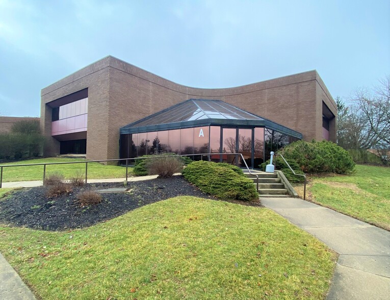 4738 Gateway Cir, Kettering, OH à louer - Photo de l’immeuble – Image 2 sur 2