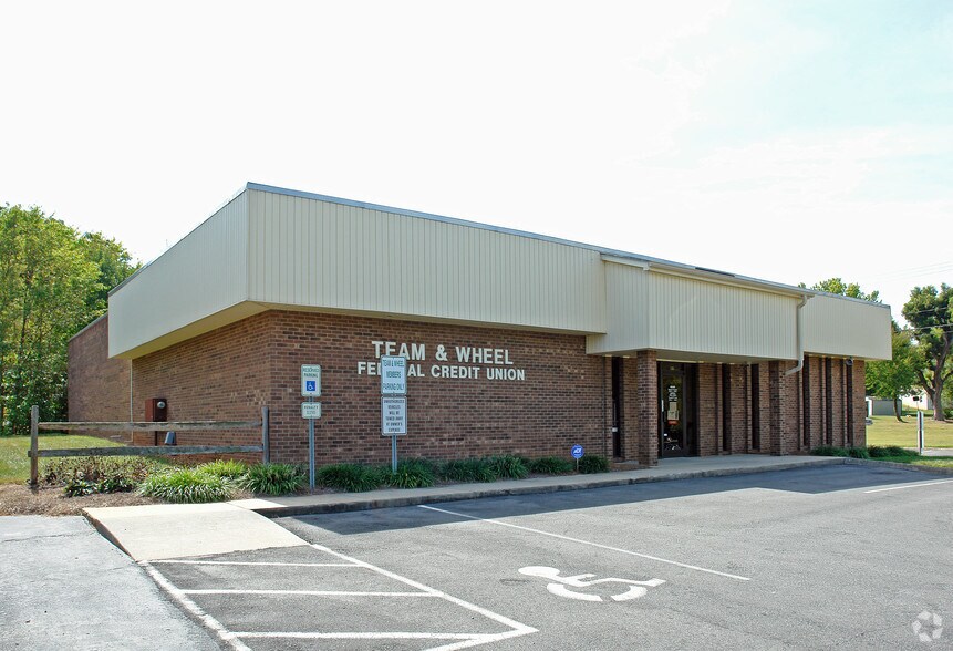 1405 Trademart Blvd, Winston-Salem, NC à vendre - Photo de l’immeuble – Image 1 sur 15