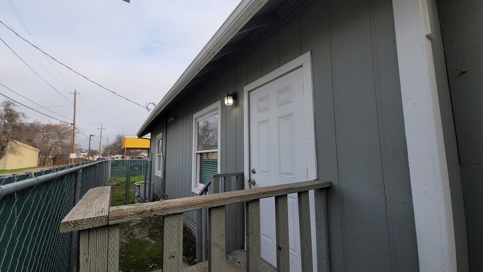 1806 Solano St, Corning, CA à vendre - Photo de l’immeuble – Image 3 sur 17