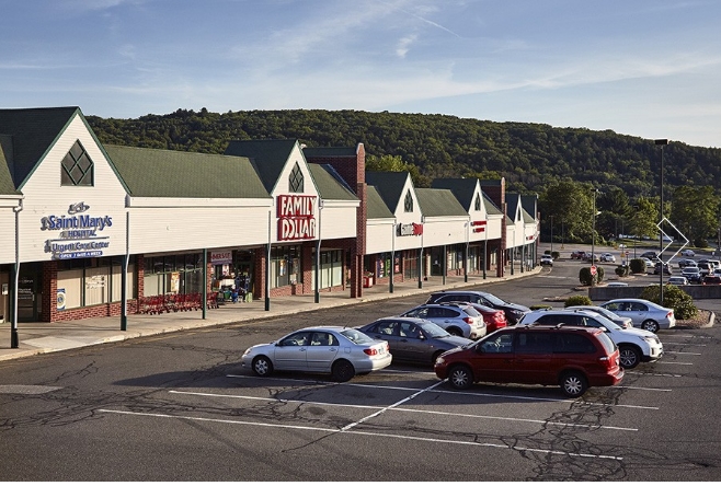 96 Cross St, Naugatuck, CT à louer - Photo de l’immeuble – Image 3 sur 14