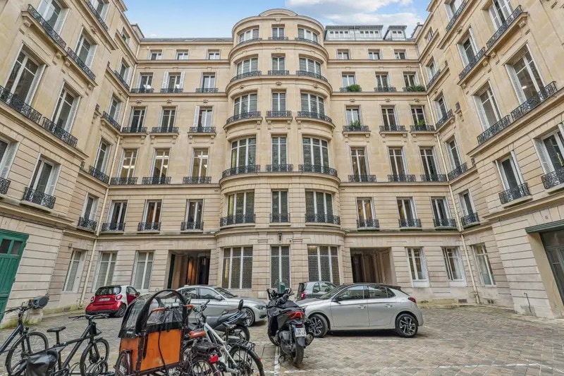10-12 Avenue De Messine, Paris à louer - Photo de l’immeuble – Image 2 sur 21