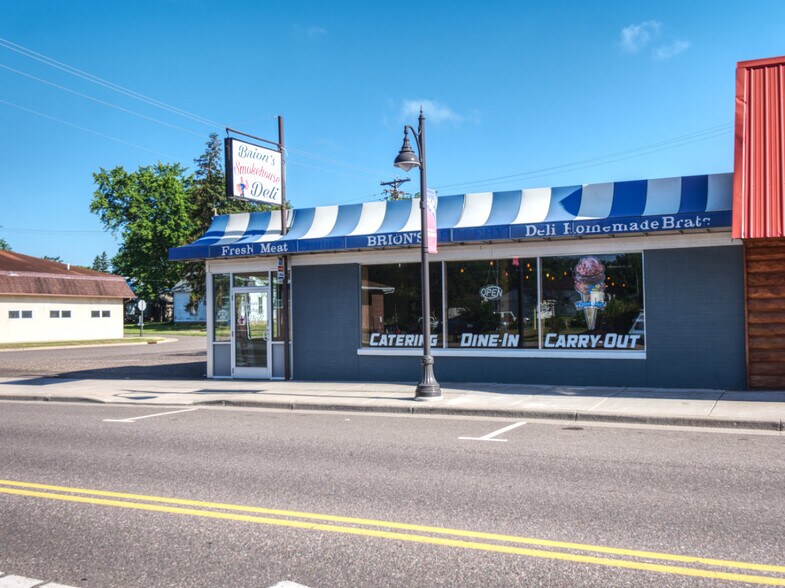 909 W Main St, Cameron, WI à vendre - Photo de l’immeuble – Image 1 sur 35