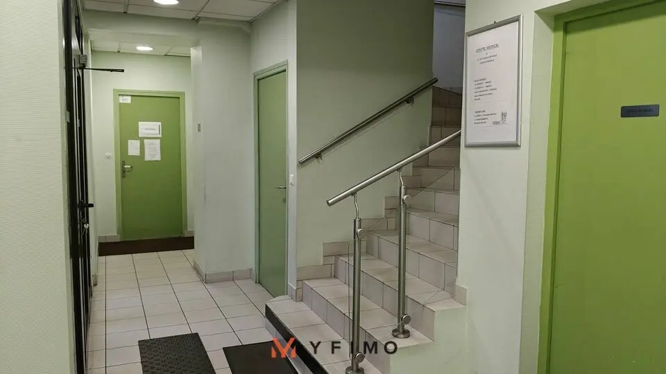 Bureau dans Les Mureaux à louer - Photo intérieure – Image 2 sur 8