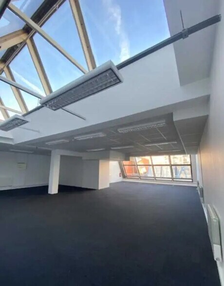 Bureau dans Le Havre à louer - Photo de l’immeuble – Image 3 sur 4