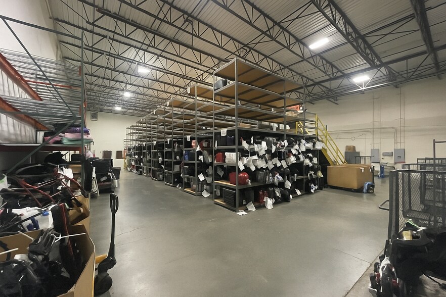 790 Atlanta S Pky, Atlanta, GA à louer - Photo de l’immeuble – Image 3 sur 4
