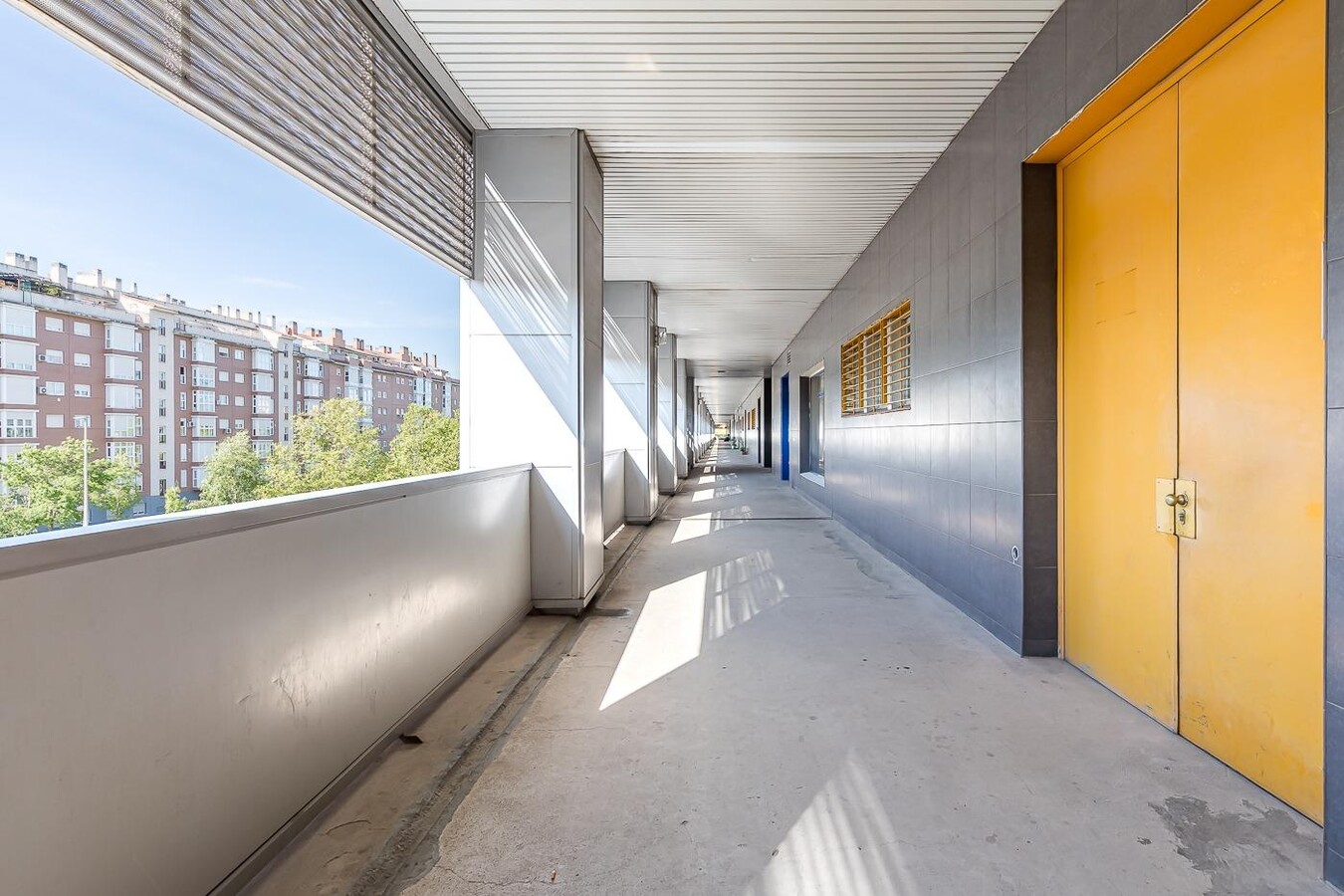 Calle De Isabel Colbrand, 10-12, Madrid, MAD 28050 -  -  - Photo intérieure - Image 1 of 12