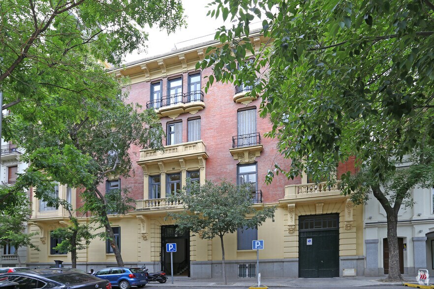 Calle de Fortuny, 39, Madrid, Madrid à louer - Photo principale – Image 1 sur 4