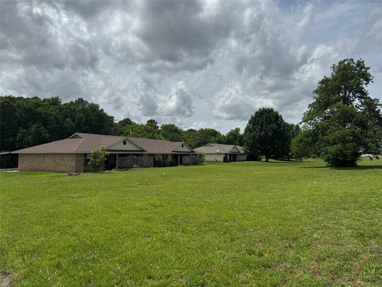 4515 SE Loop 286, Paris, TX à vendre - Photo de l’immeuble – Image 2 sur 35