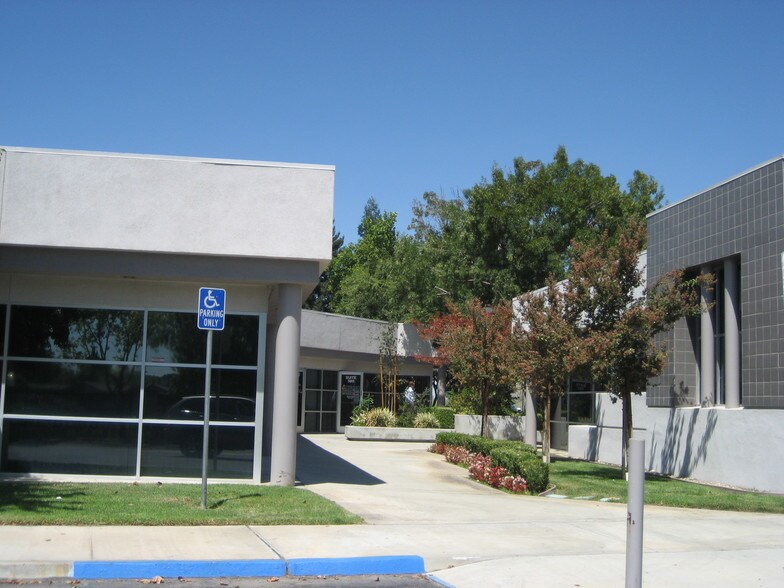 6001 Truxtun Ave, Bakersfield, CA à vendre - Photo de l’immeuble – Image 3 sur 26