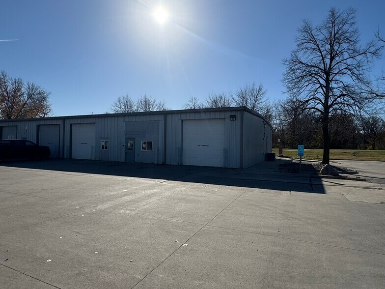 9289 Swanson Blvd, Clive, IA à vendre - Photo de l’immeuble – Image 3 sur 9