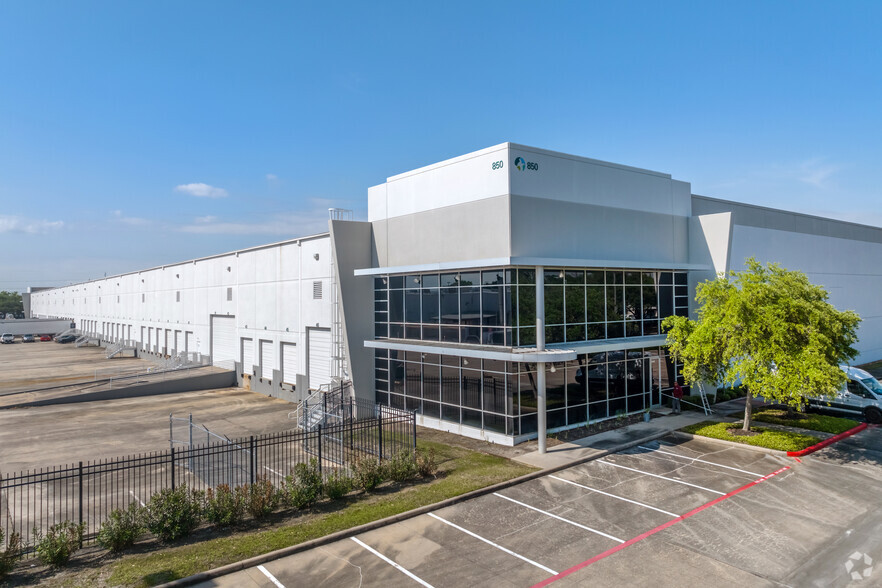 850 Greens Pky, Houston, TX à louer - Photo de l’immeuble – Image 1 sur 4