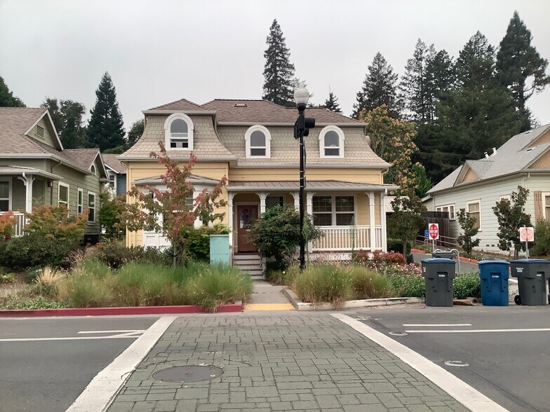 496-506 S Main St, Sebastopol, CA à louer - Photo de l’immeuble – Image 1 sur 28