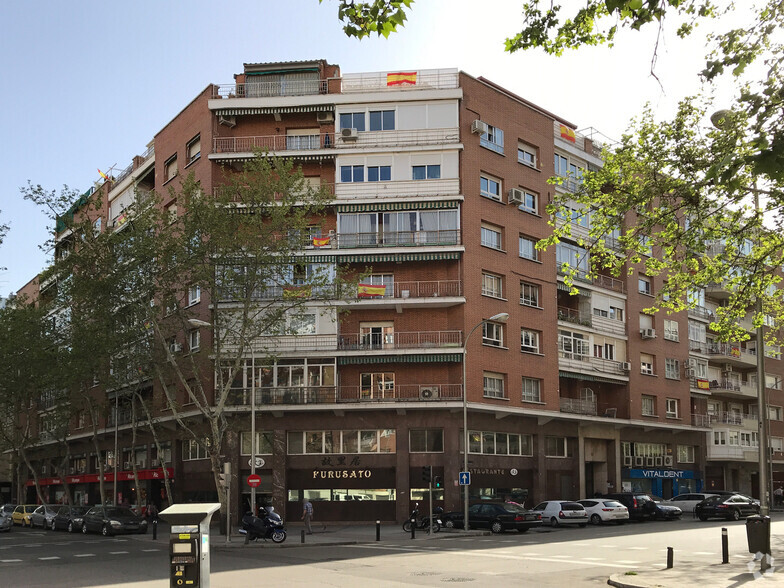 Calle De La Reina Mercedes, 22, Madrid, Madrid à vendre - Photo principale – Image 1 sur 1