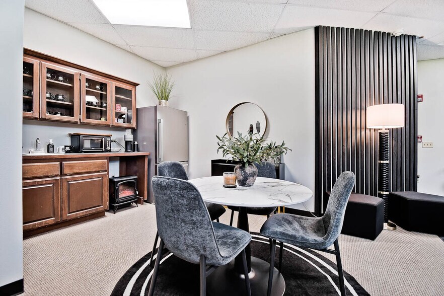 1700 Industrial Drive, Rogers, AR à vendre - Photo intérieure – Image 3 sur 25
