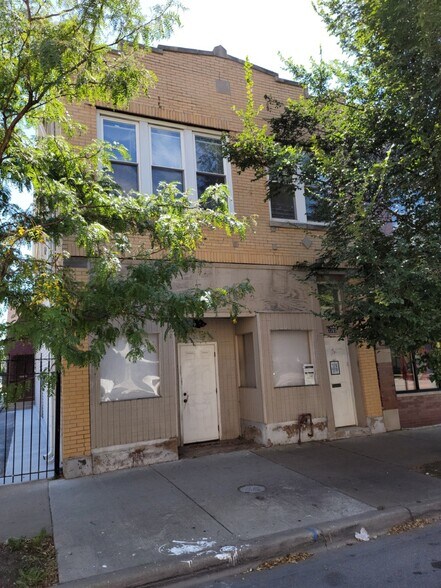 3265 W Armitage Ave, Chicago, IL à vendre - Photo de l’immeuble – Image 3 sur 34