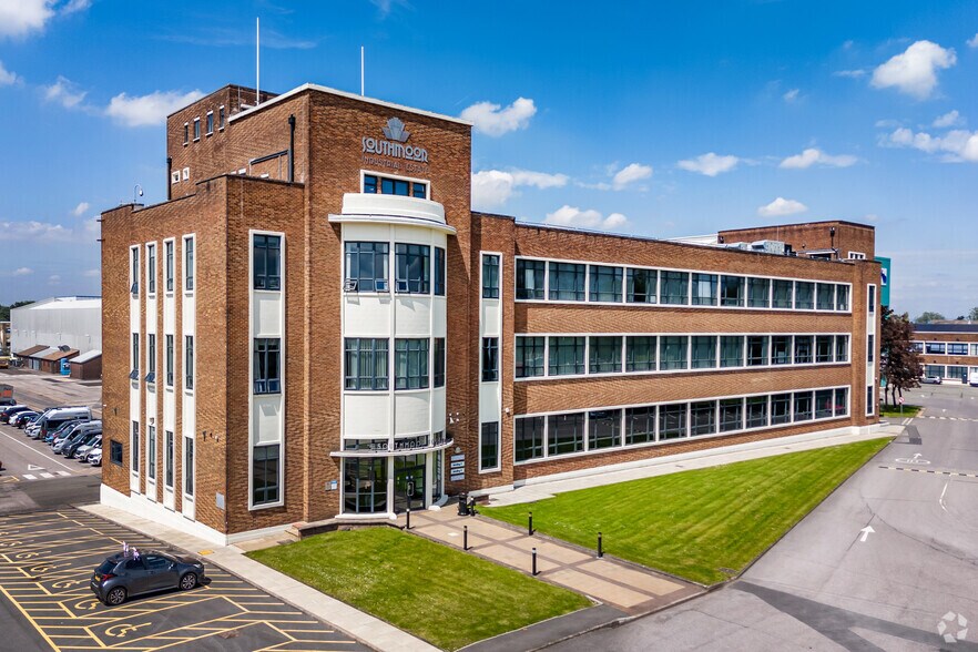 Southmoor Rd, Manchester à louer - Photo principale – Image 1 sur 18