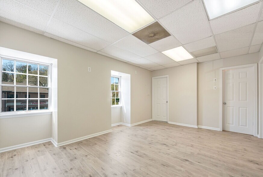 31 Sheridan Ave, Ho Ho Kus, NJ à louer - Photo de l’immeuble – Image 3 sur 8