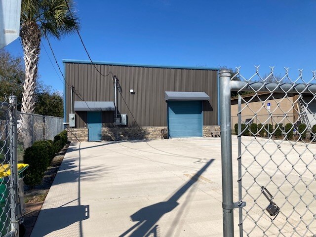 127 SW Irwin Ave, West Melbourne, FL à vendre Photo principale– Image 1 sur 13