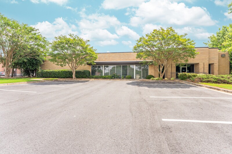 1532 Stone Ridge Dr, Stone Mountain, GA à louer - Photo de l’immeuble – Image 2 sur 13