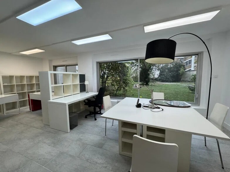 Bureau dans Neuilly-sur-Seine à louer - Photo de l’immeuble – Image 1 sur 14