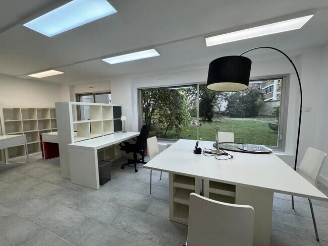 Plus de détails pour Bureau à louer