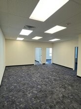 875 Centerville Rd, Warwick, RI à louer Photo intérieure– Image 2 sur 18