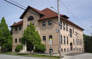 Plus de détails pour 724 Elm St, West Bend, WI - Bureau, Bureau/Local commercial à louer