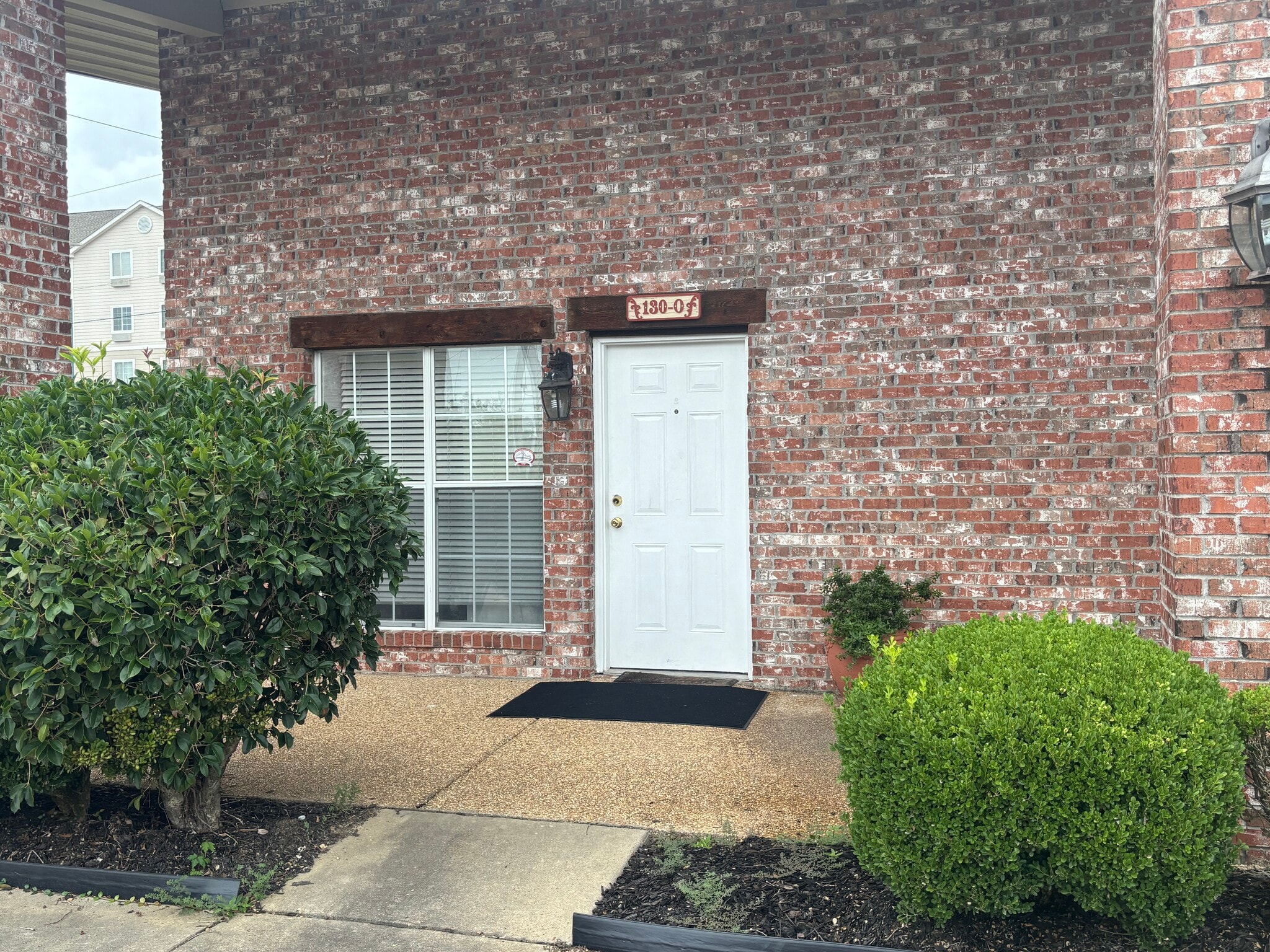 130 Southpointe Dr, Byram, MS à louer Photo de l’immeuble– Image 1 sur 6