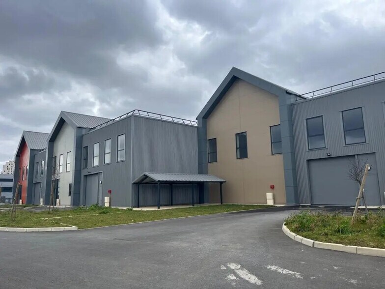 9 Rue Transversale, Gennevilliers à louer - Photo de l’immeuble – Image 3 sur 19