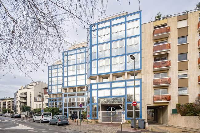 Plus de détails pour 79 Rue Jean Jacques Rousseau, Suresnes - Bureau à louer
