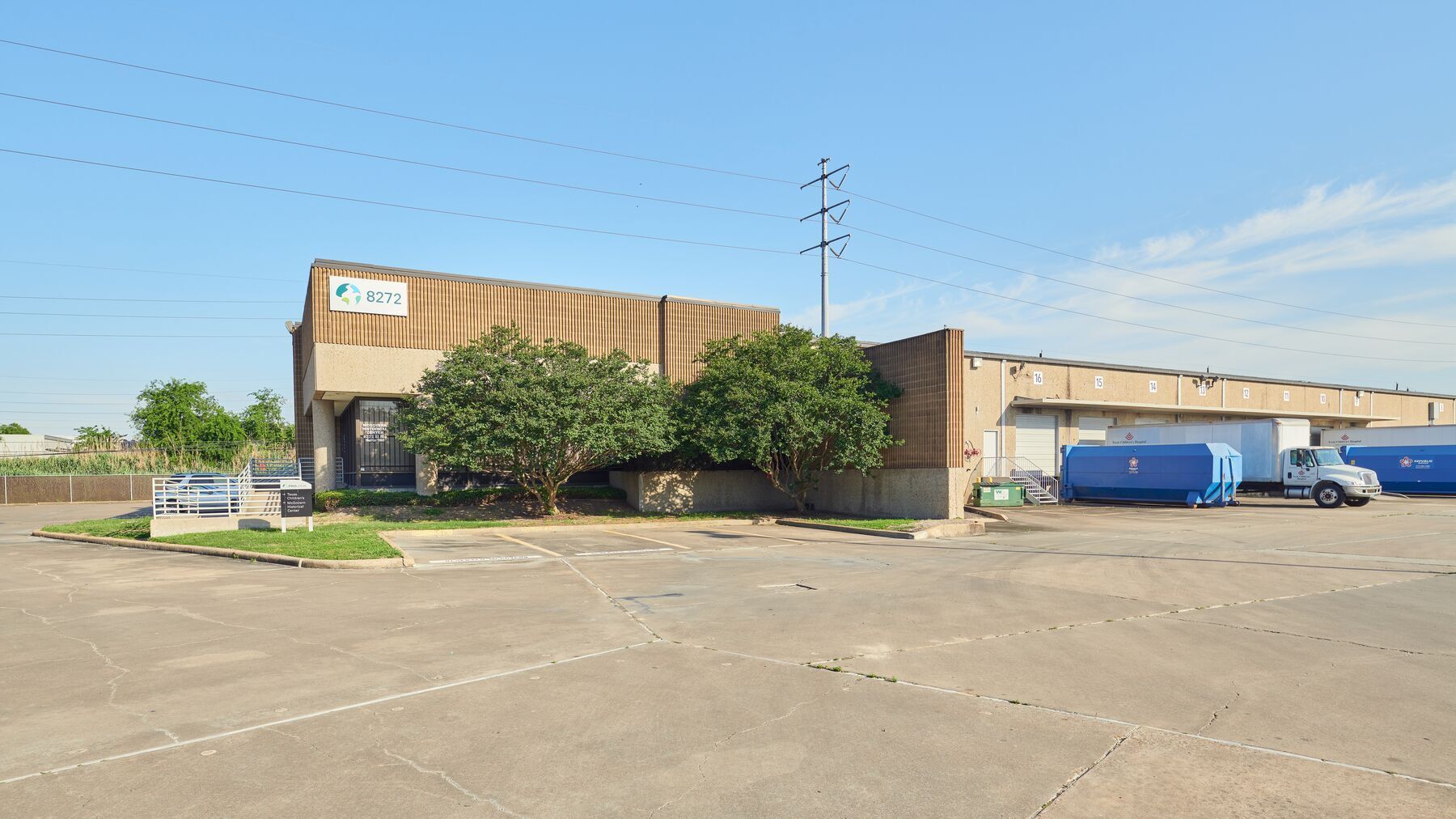 8272 El Rio St, Houston, TX à louer Photo de l’immeuble– Image 1 sur 6