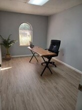 1302-1310 N Main St, Kissimmee, FL à louer Photo intérieure– Image 1 sur 4