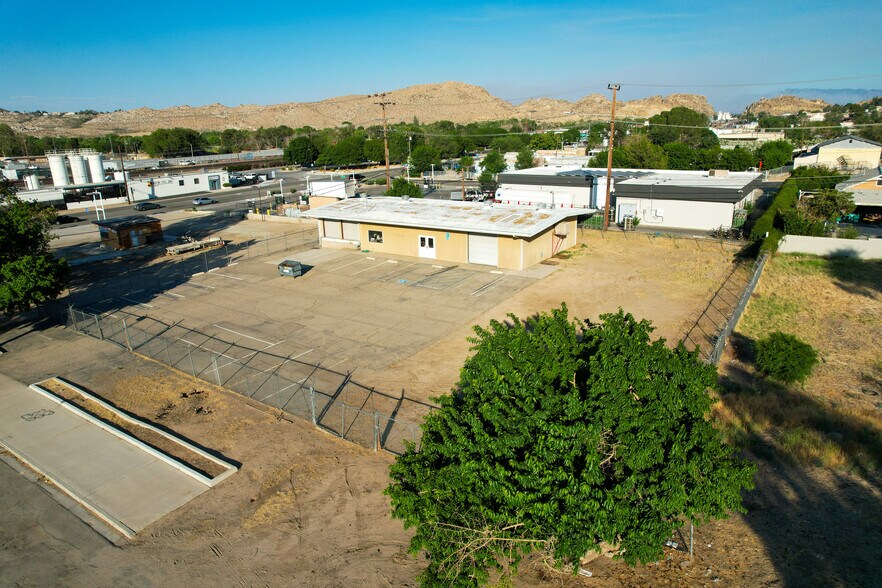 15691 1st St, Victorville, CA à vendre - Photo de l’immeuble – Image 2 sur 9