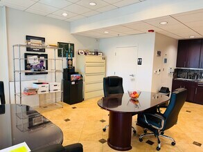 406 9th Ave, San Diego, CA à louer Photo intérieure– Image 2 sur 4