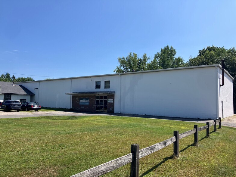 435 Wrentham Rd, Bellingham, MA à louer - Photo de l’immeuble – Image 3 sur 7