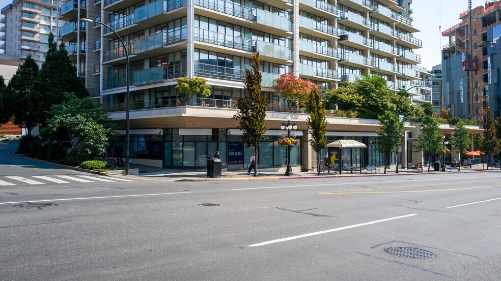 707 Courtney St, Victoria, BC à vendre - Photo de l’immeuble – Image 2 sur 5