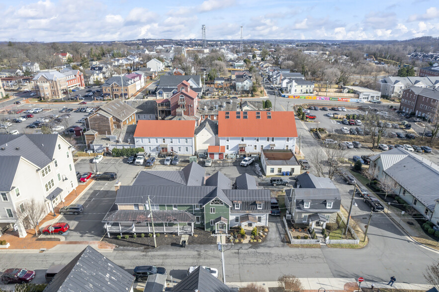 208-212 Church SE st, Leesburg, VA à vendre - Photo de l’immeuble – Image 1 sur 24