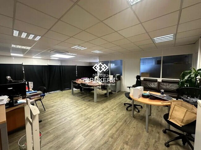 Plus de détails pour Bureau à louer