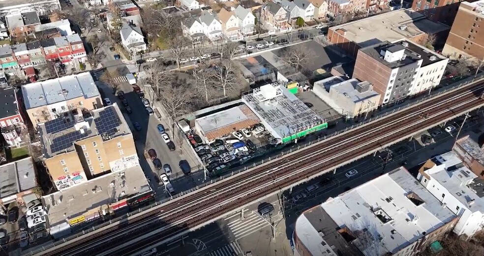 3309 White Plains Rd, Bronx, NY à vendre - Vidéo aérienne – Image 2 sur 8