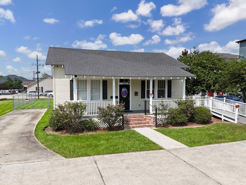 11225 Boardwalk Dr, Baton Rouge, LA à louer - Photo principale – Image 1 sur 10