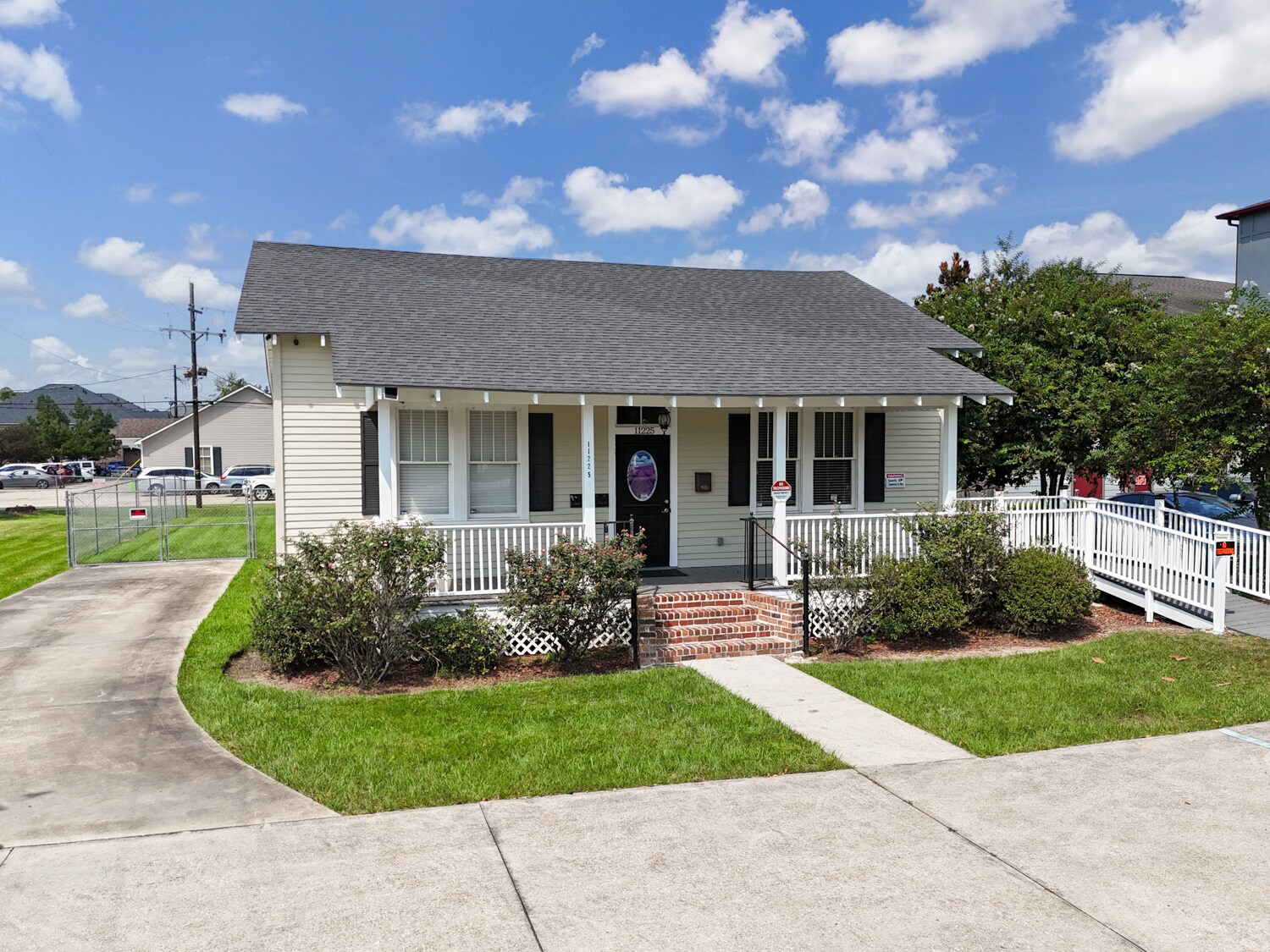 11225 Boardwalk Dr, Baton Rouge, LA à louer Photo principale– Image 1 sur 11